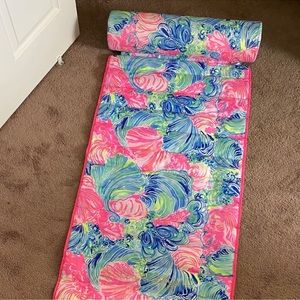 Lilly Pulitzer roll up beach mat